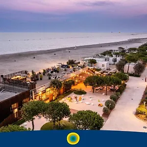 Camping Club Del Sole Pini Boutique, Punta Marina